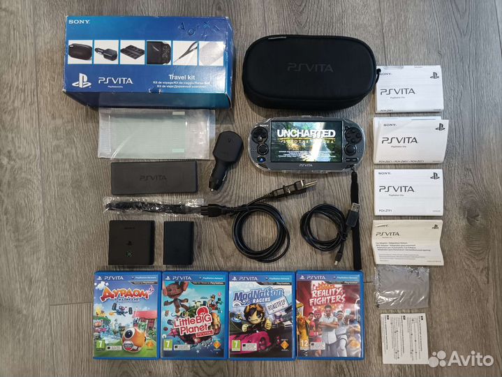PS Vita + оригинальная комплектация
