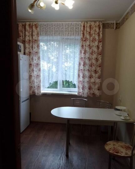 2-к. квартира, 65 м², 3/10 эт.