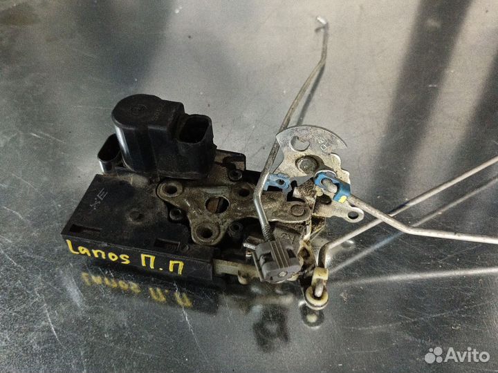Передний правый замок двери Шевроле ланос