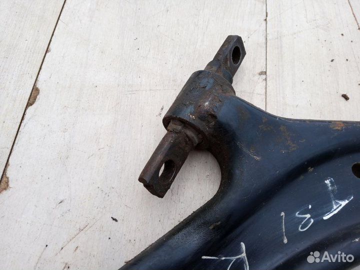 Рычаг передний нижний передний правый Nissan