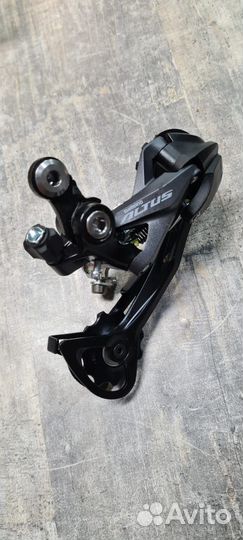 Задний переключатель shimano altus 9 скр