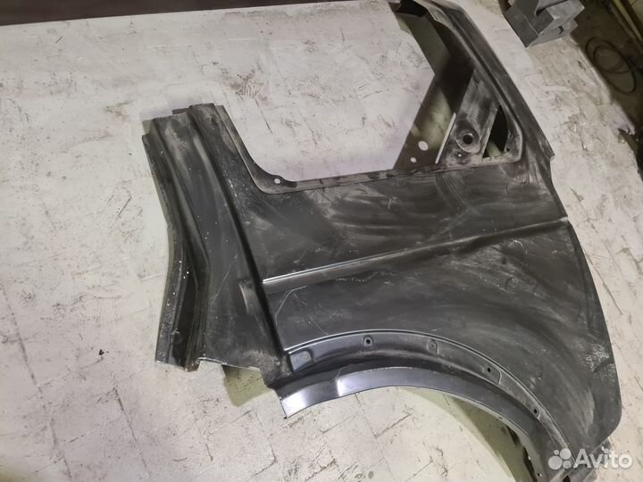 Крыло заднее левое Land Rover Discovery L319
