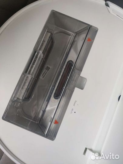 Робот-пылесос с функцией влажной уборки