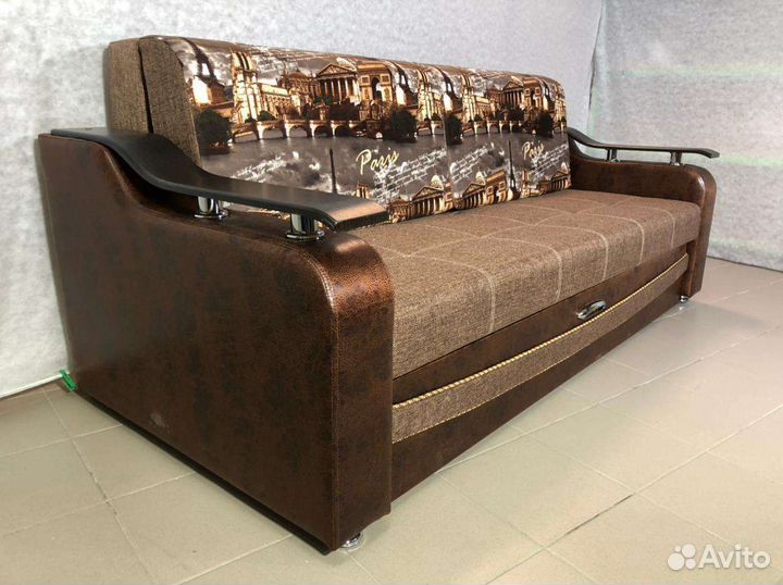 Диван на металлокаркасе