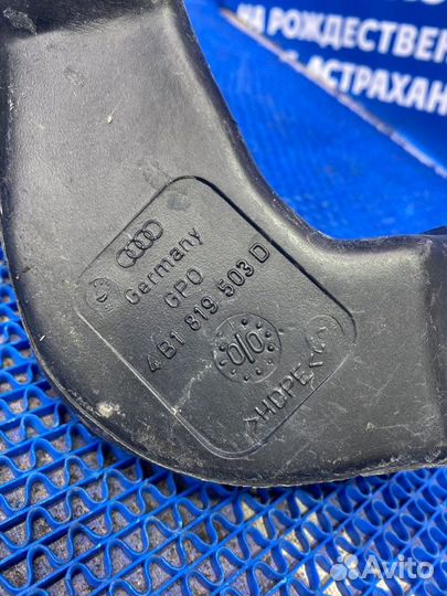 Воздуховод Audi A6C5 седан 2000