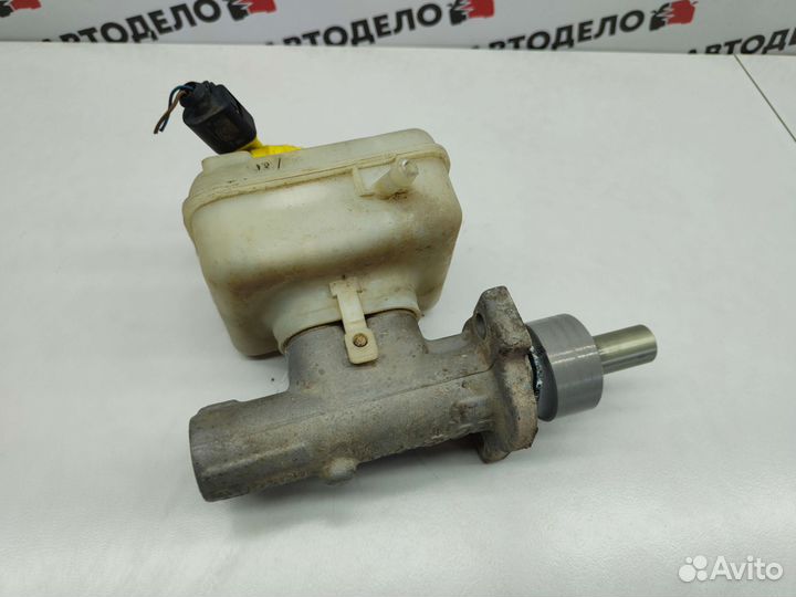 Главный тормозной цилиндр Volkswagen Golf MK4