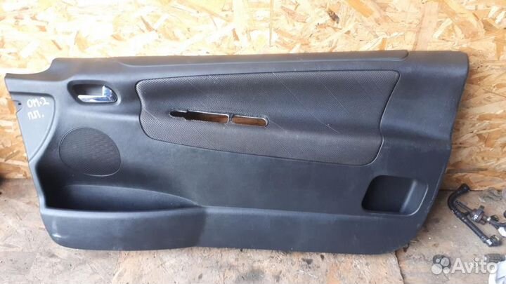 Обшивка двери передней правой Peugeot 207 2006-20