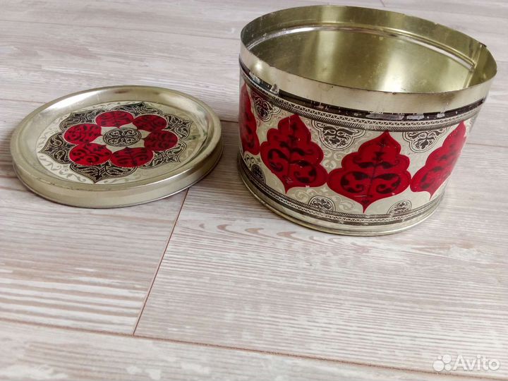 Винтажная жестяная коробка 70-е 20 века