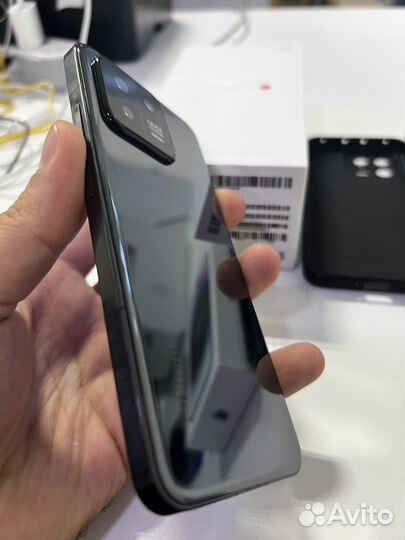 Телефон Xiaomi 13 12/256