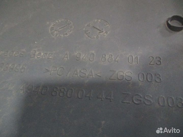 Дефлектор кабины правый Mercedes-Benz A9408840123