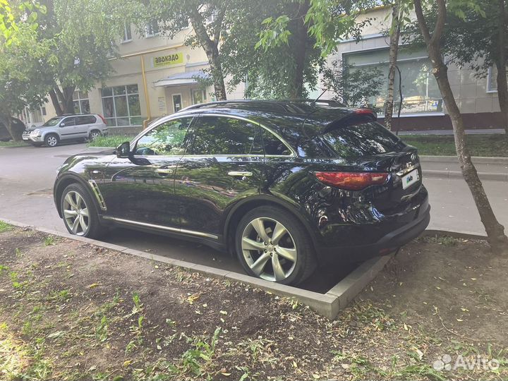 Infiniti QX70 3.0 AT, 2016, 130 000 км