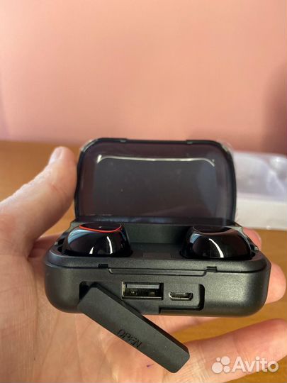 Беспроводные наушники с функцией power bank