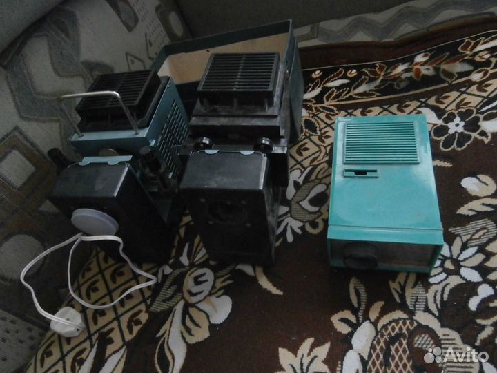 Три диапроекторА для фотоплёнки