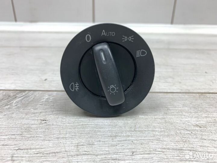 Блок включения фар Volkswagen Passat универсал BLS