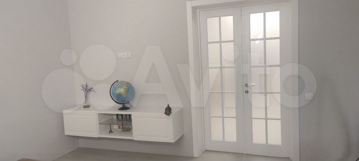 3-к. квартира, 97,8 м², 1/3 эт.