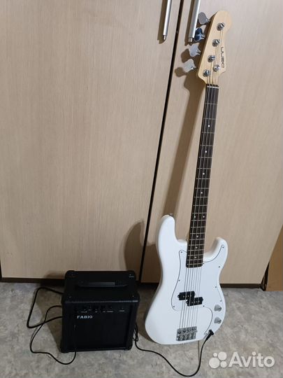 Новая бас гитара с комбиком