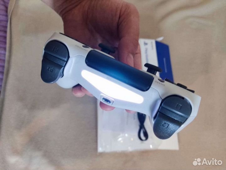 Джойстик sony PS4. Дуалшок 4 v2. Белый