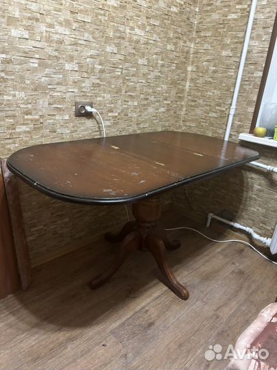 Стол деревянный