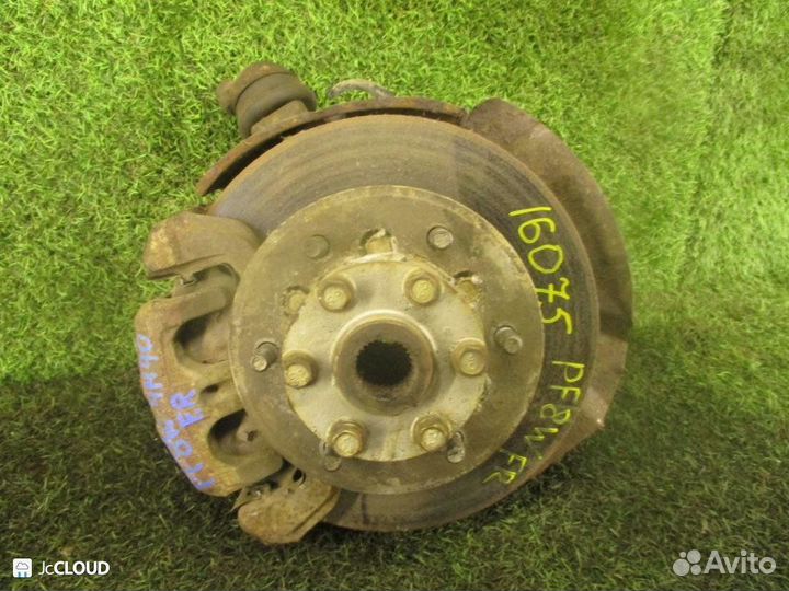 Ступица на mitsubishi delica space gear PF8W 4M40T