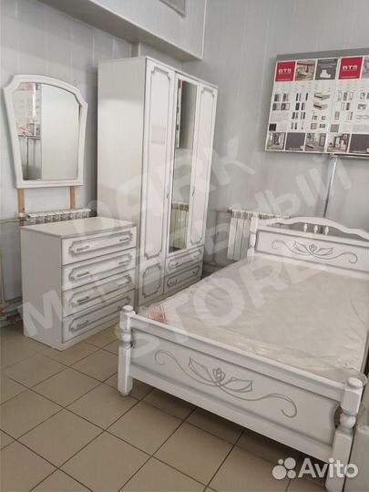 Спальный гарнитур