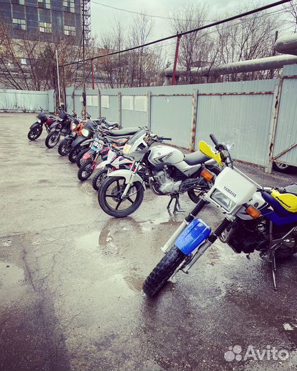 Мотоинструктор и Вилли Машина, мотошкола