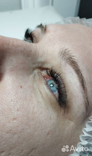 Наращивание ресниц, маникюр