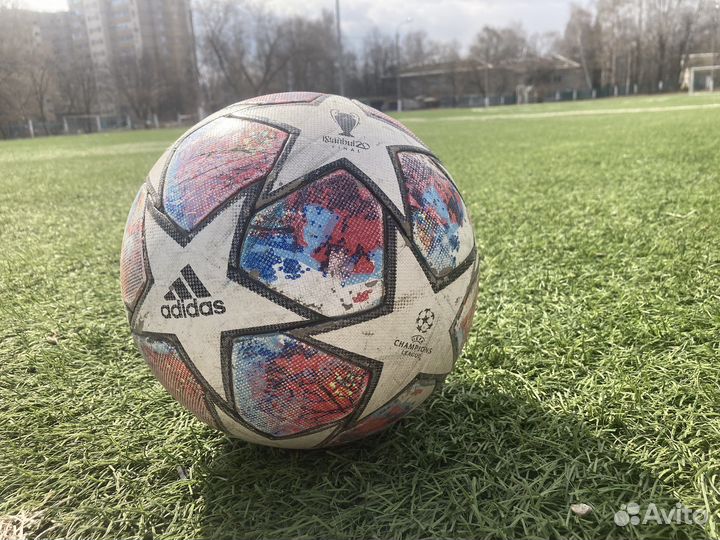Футбольный мяч adidas лига чемпионов