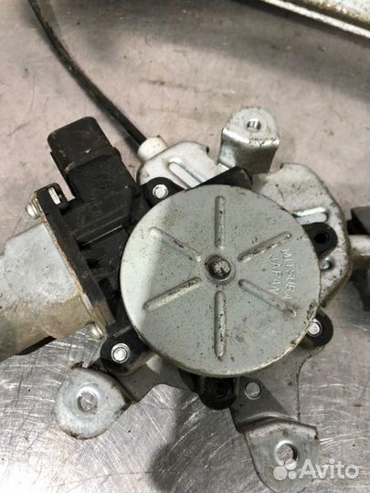 Стеклоподъемник электрический задний левый