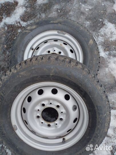 Bridgestone Blizzak DM-V1 205/70 R15 и 205/70 R15