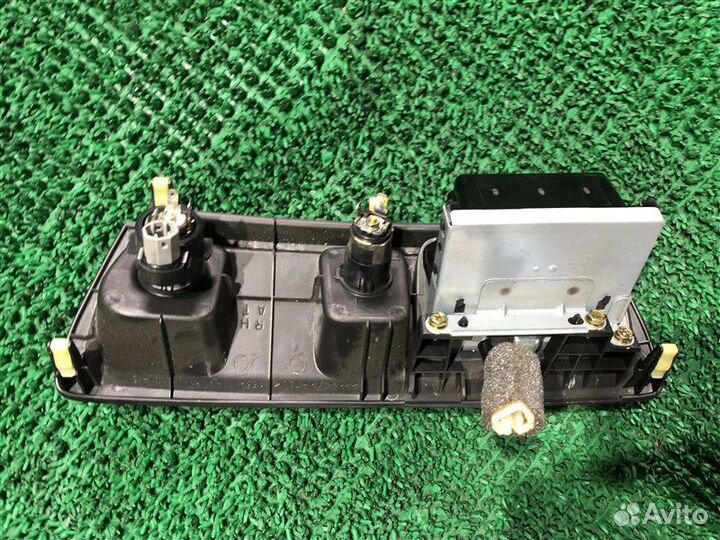 Пепельница перед. Toyota Land cruiser