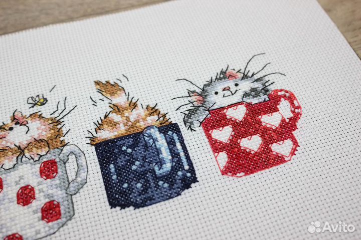 Картина, вышитая крестом 