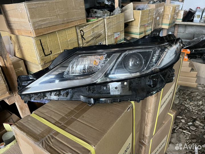 Фара camry V70