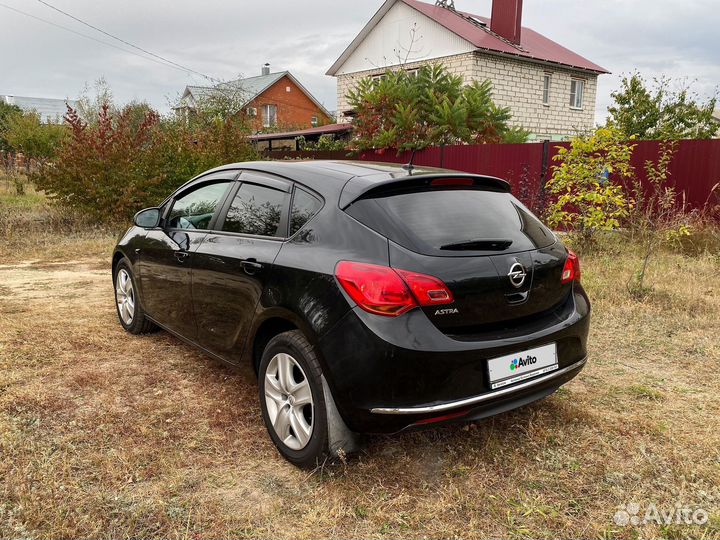 Opel Astra 1.6 AT, 2014, 168 000 км