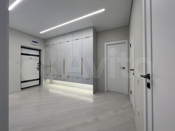 3-к. квартира, 87 м², 10/18 эт.