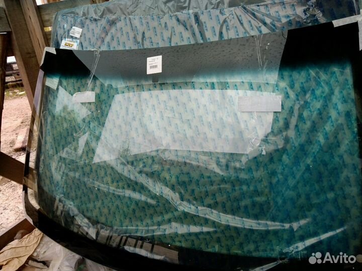 Лобовое стекло на Renault logan (Рено Логан) 2004