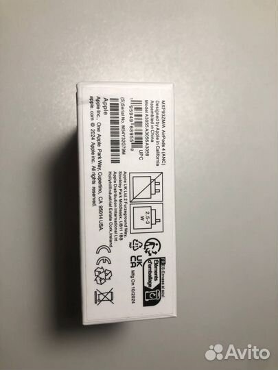 Наушники AirPods 4 с шумоподавлением