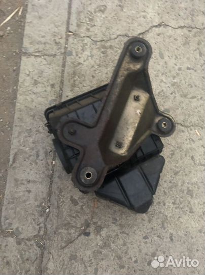 Корпус воздушного фильтра 6G72