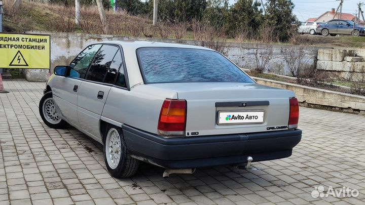 Opel Omega 2.0 МТ, 1989, 333 333 км