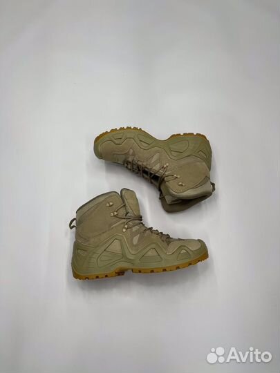 Трекинговые ботинки