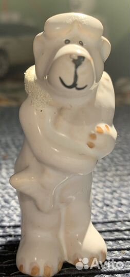 Статуэтка белый медведь