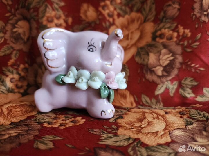 Статуэтка фарфор розовый слоник