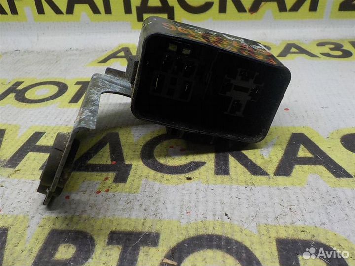 Блок реле Mitsubishi Pajero III 1999-2006