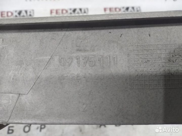 Обшивка крышки багажника задняя левая Opel Astra G