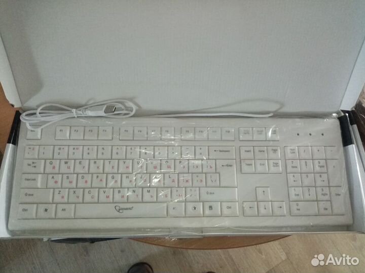 Продам клавиатуру