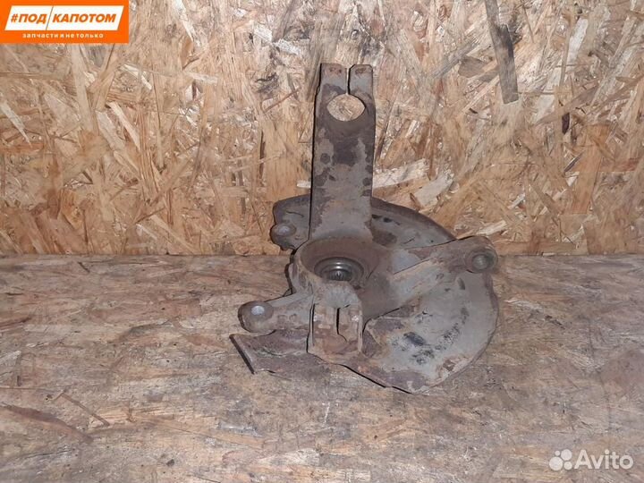 Кулак передний правый Renault Megane 2 рест