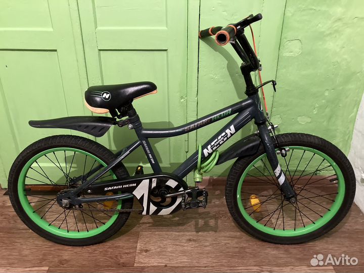 Велосипед safari proff neon. Диаметр 18 дюймов
