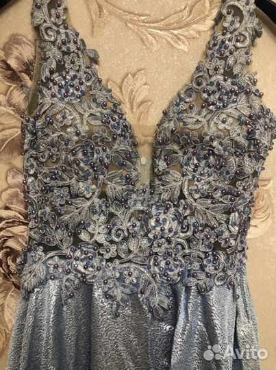 Платье вечернее