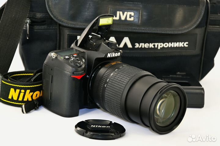 Nikon D7000 16.2MP Kit Nikon AF-S VR 18-105