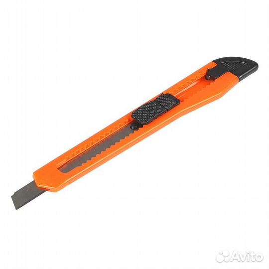 Нож с выдвижным сменным лезвием пластик 9мм (atay0