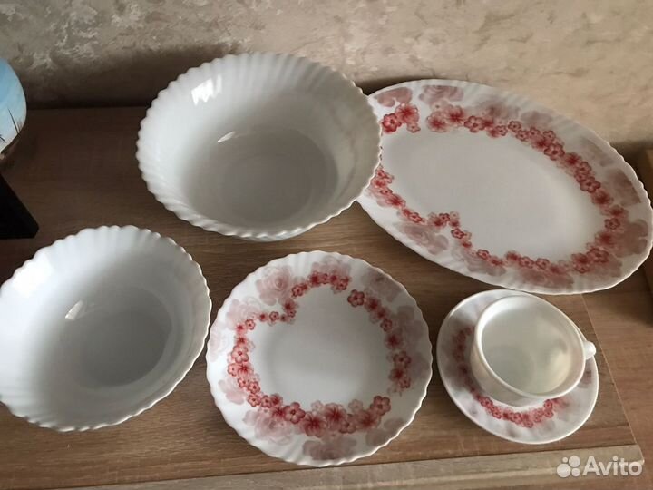 Набор столовой посуды новый